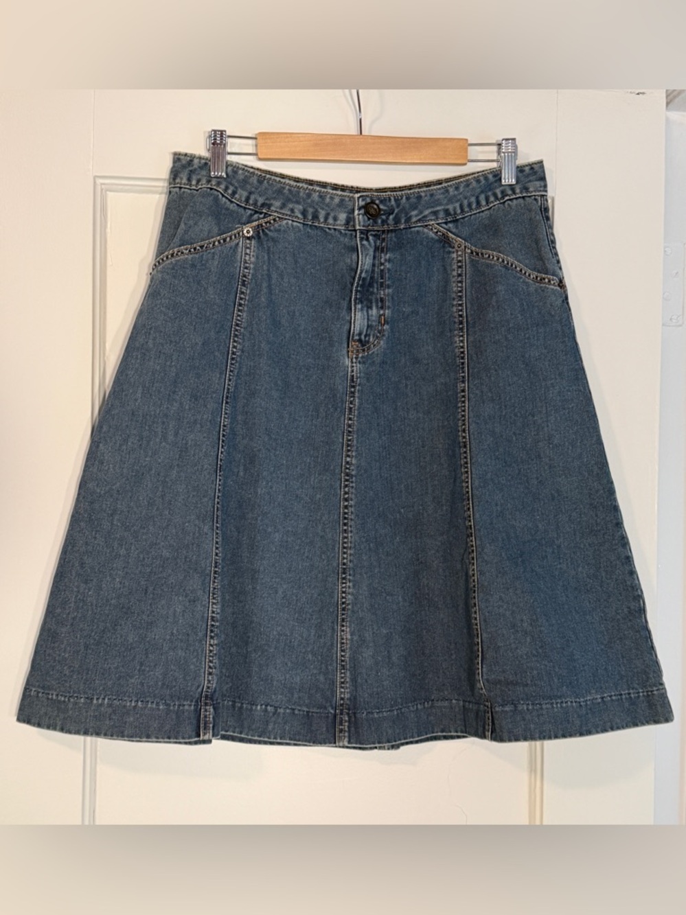 GAP Vintage Denim A-Line Skirt in Medium Blue